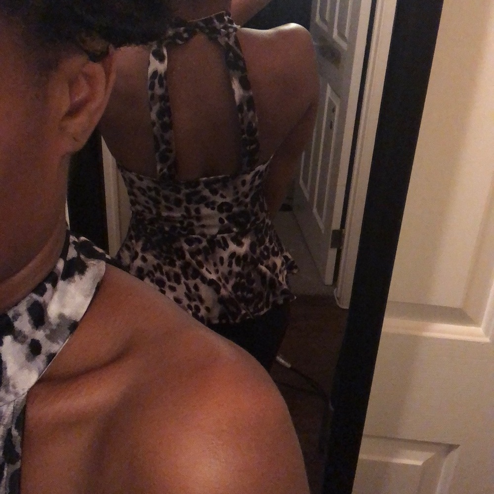 High neckline cheetah print top - Picture 5 of 5